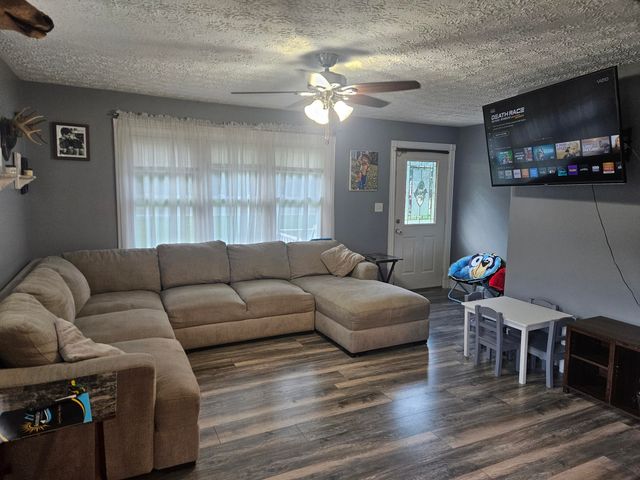 1229 KY-80, Russell Springs, KY 42642