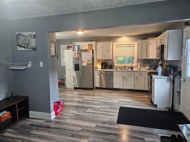 1229 KY-80, Russell Springs, KY 42642
