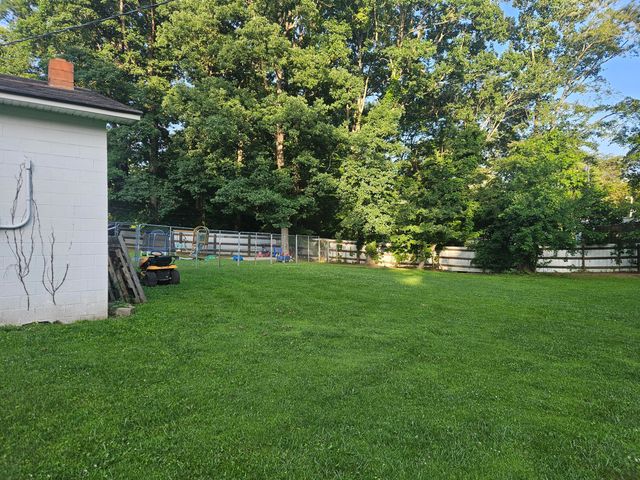 1229 KY-80, Russell Springs, KY 42642