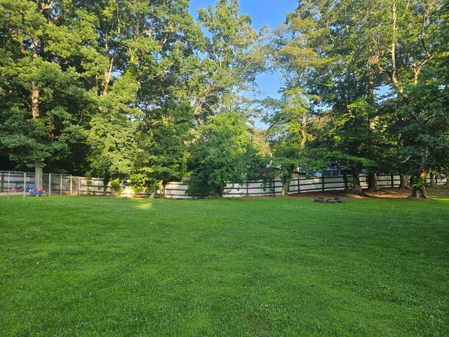 1229 KY-80, Russell Springs, KY 42642