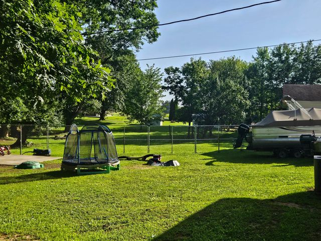 1229 KY-80, Russell Springs, KY 42642