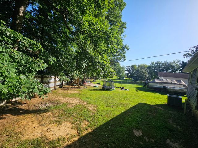 1229 KY-80, Russell Springs, KY 42642