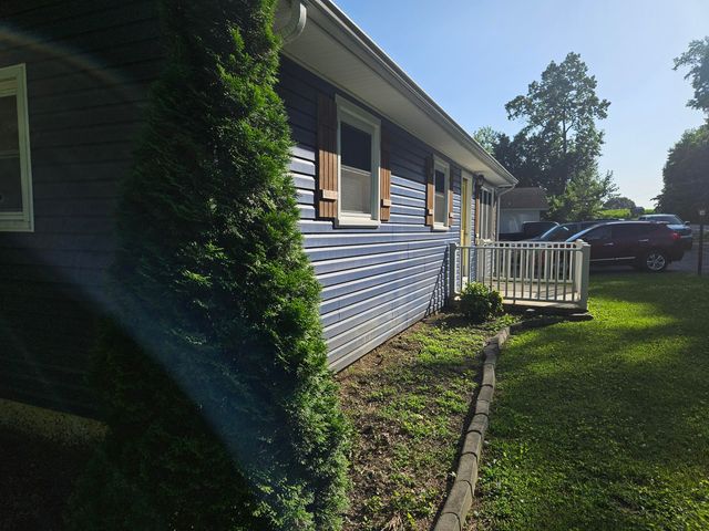 1229 KY-80, Russell Springs, KY 42642