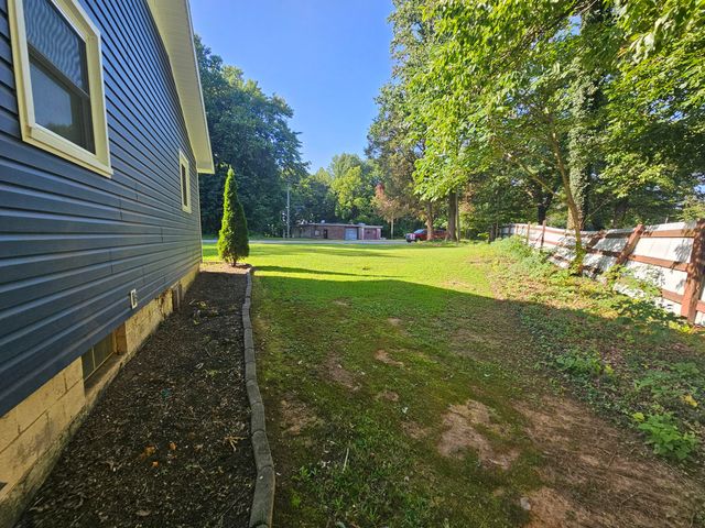 1229 KY-80, Russell Springs, KY 42642