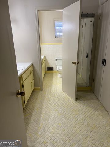 1406 Maplewood Drive, Macon, GA 31210