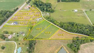 56 Lightfoot Ln, Estill Springs, TN 37330