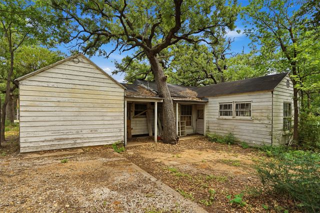 2900 Hunter Street, Fort Worth, TX 76112