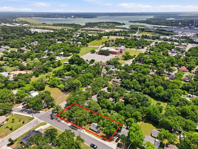2900 Hunter Street, Fort Worth, TX 76112