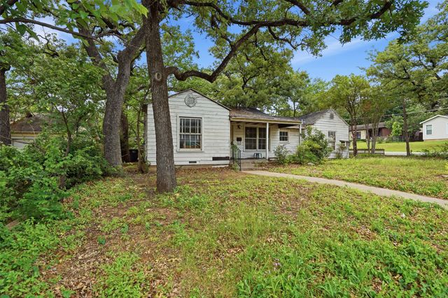 2900 Hunter Street, Fort Worth, TX 76112
