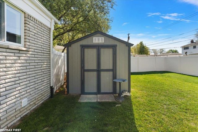 30852 Primrose Drive, Warren, MI 48047