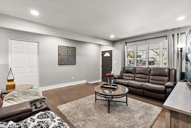 30852 Primrose Drive, Warren, MI 48047