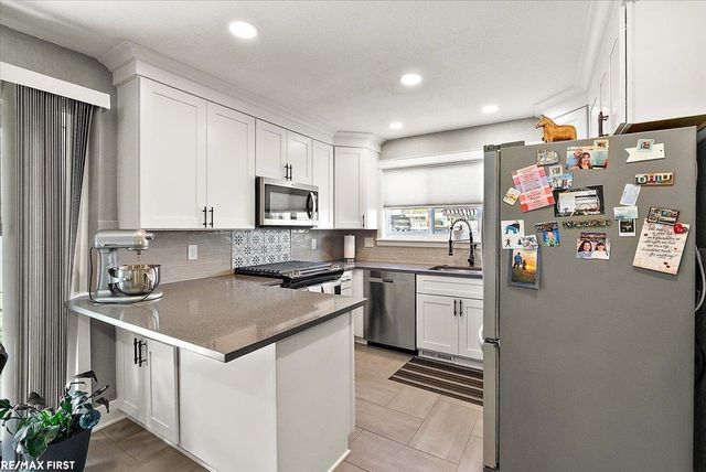 30852 Primrose Drive, Warren, MI 48047