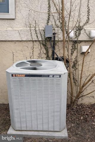 3007 GRINDON AVE, Baltimore, MD 21214