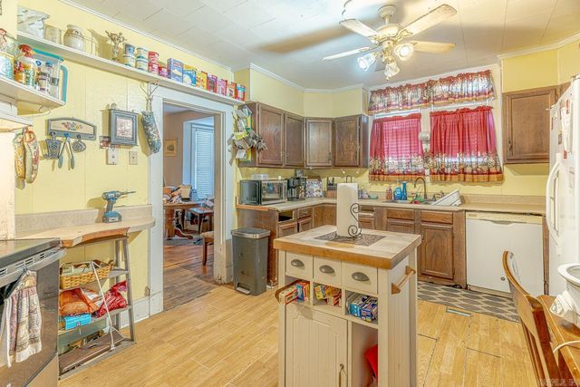 1020 W Jefferson Ave, Jonesboro, AR 72401