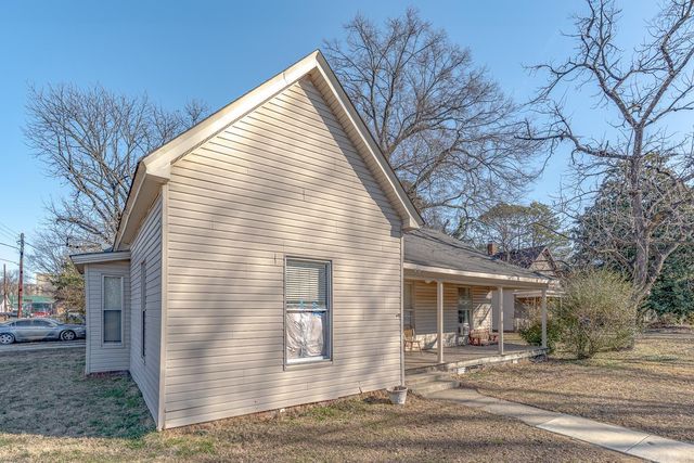 1020 W Jefferson Ave, Jonesboro, AR 72401