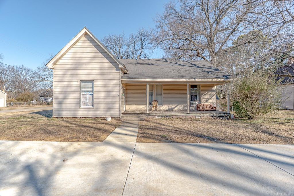 1020 W Jefferson Ave, Jonesboro, AR 72401