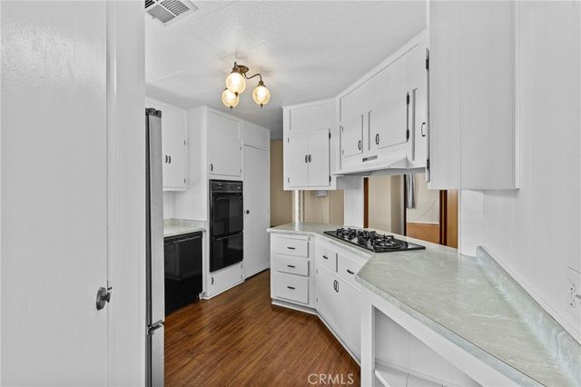 601 N Kirby Street 50, Hemet, CA 92545