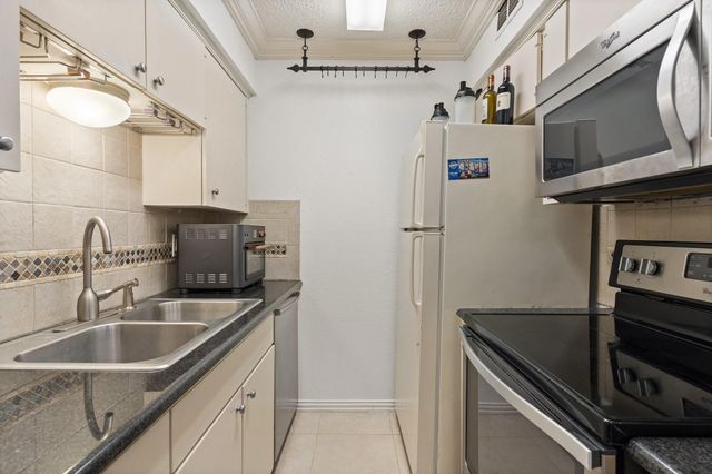 4859 Cedar Springs Road 233, Dallas, TX 75219