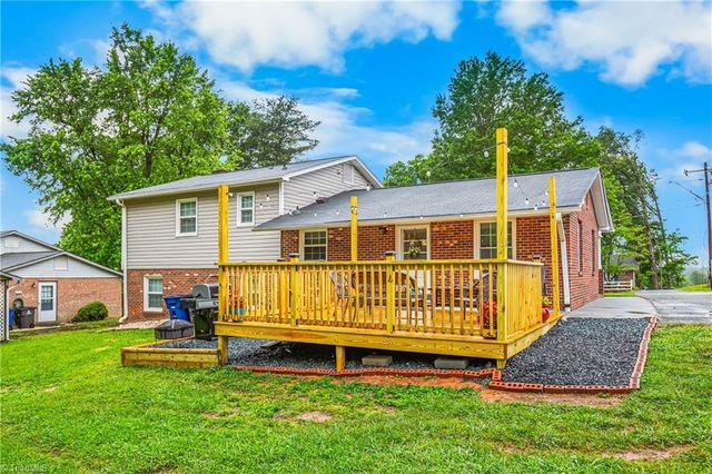 2575 Wood Valley Road, Winston-salem, NC 27106