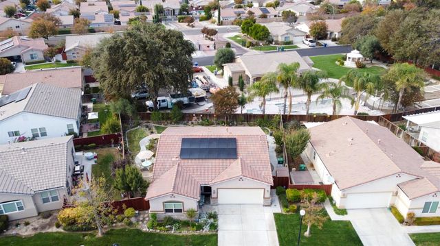 805 El Tesoro Ln, Los Banos, CA 93635