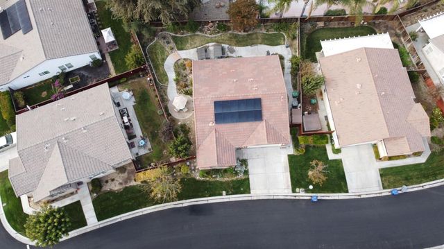 805 El Tesoro Ln, Los Banos, CA 93635