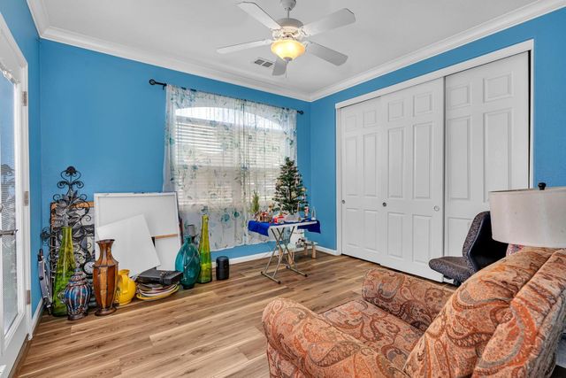 805 El Tesoro Ln, Los Banos, CA 93635