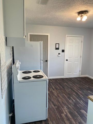 508 Hickory St, New Llano, LA 71461