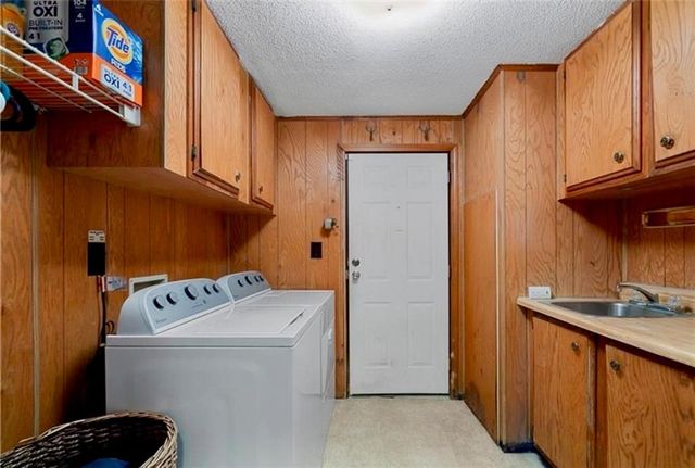 2675 W 215th Street, Bucyrus, KS 66013