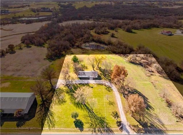 2675 W 215th Street, Bucyrus, KS 66013