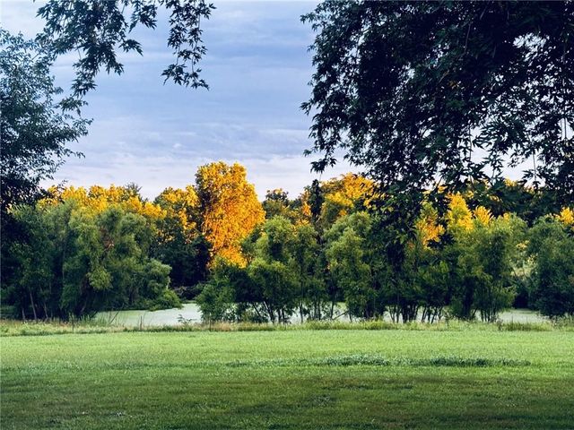 2675 W 215th Street, Bucyrus, KS 66013