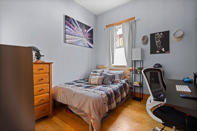 137 L St 1, Boston, MA 02127