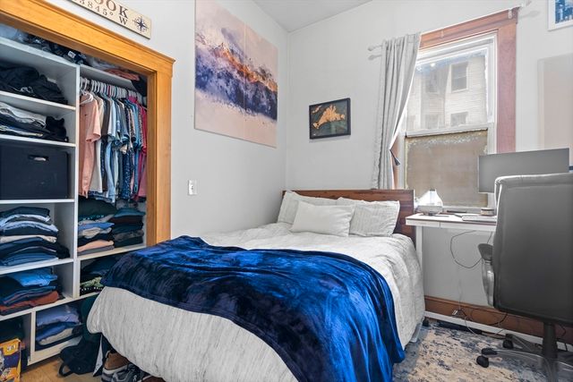 137 L St 1, Boston, MA 02127