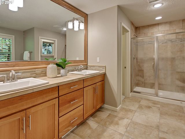 4525 TRILLIUM WOODS, Lake Oswego, OR 97035