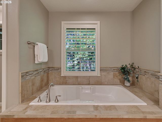 4525 TRILLIUM WOODS, Lake Oswego, OR 97035