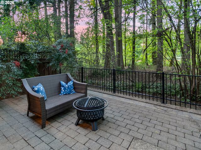 4525 TRILLIUM WOODS, Lake Oswego, OR 97035