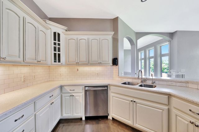 5154 N Athenian Ct, Wichita, KS 67204