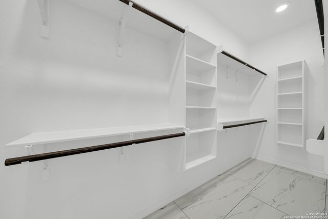 816 County Road 6723, Natalia, TX 78059