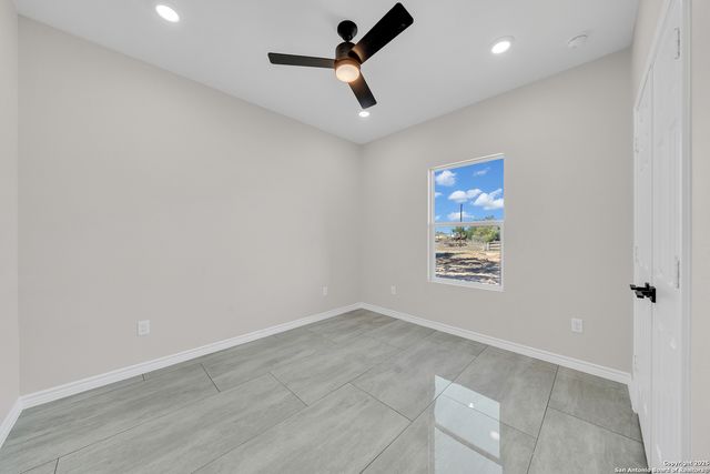 816 County Road 6723, Natalia, TX 78059