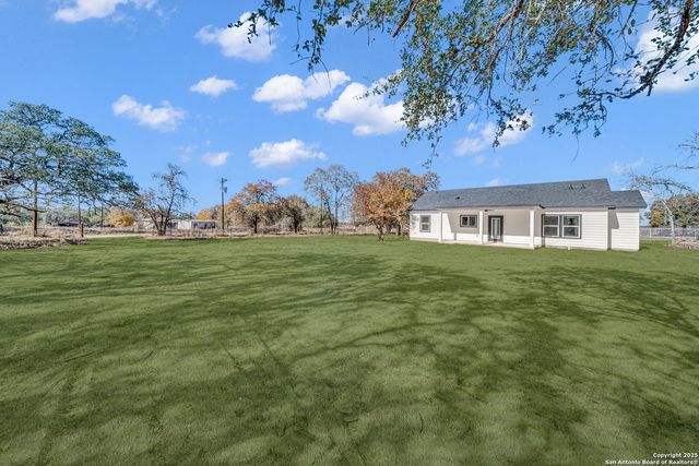 816 County Road 6723, Natalia, TX 78059