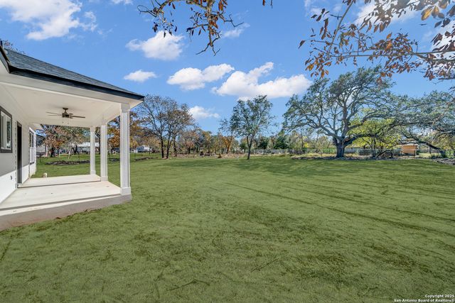 816 County Road 6723, Natalia, TX 78059