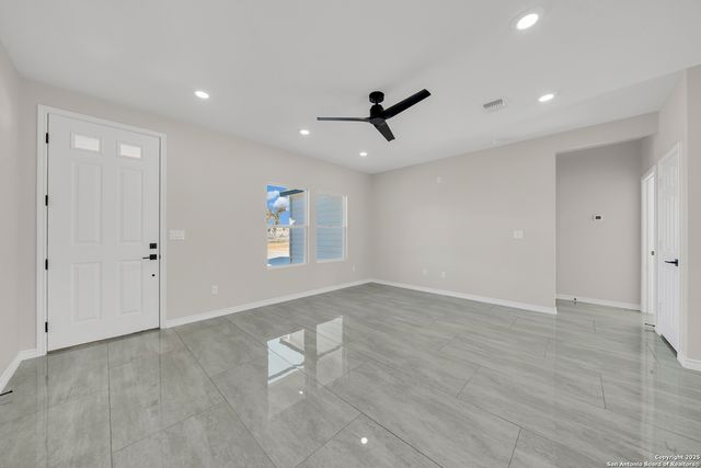 816 County Road 6723, Natalia, TX 78059