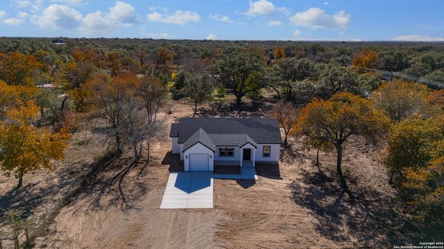 816 County Road 6723, Natalia, TX 78059