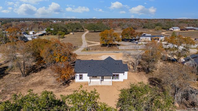 816 County Road 6723, Natalia, TX 78059