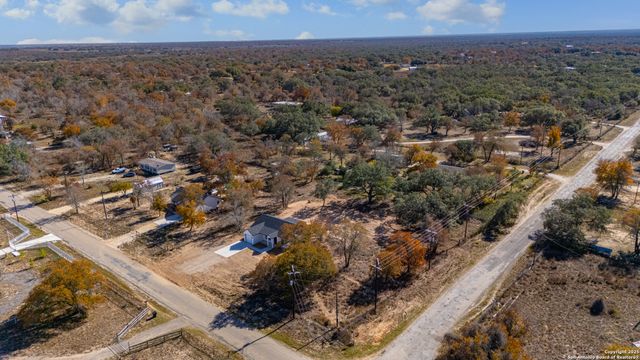 816 County Road 6723, Natalia, TX 78059
