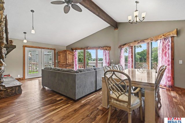 8827 Verdon Circle, Plattsmouth, NE 68048