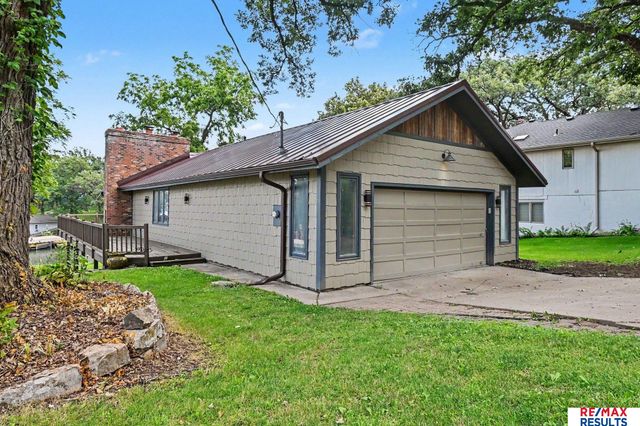 8827 Verdon Circle, Plattsmouth, NE 68048