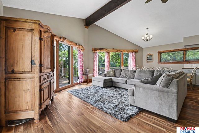 8827 Verdon Circle, Plattsmouth, NE 68048