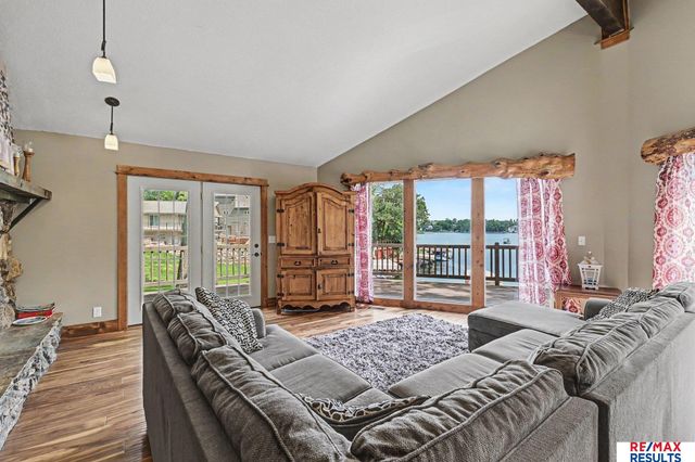 8827 Verdon Circle, Plattsmouth, NE 68048