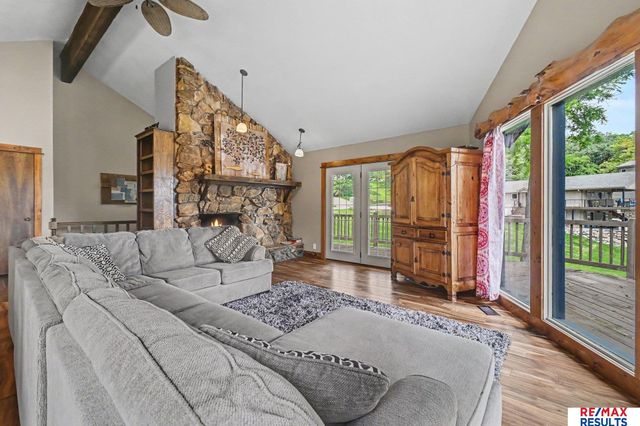 8827 Verdon Circle, Plattsmouth, NE 68048