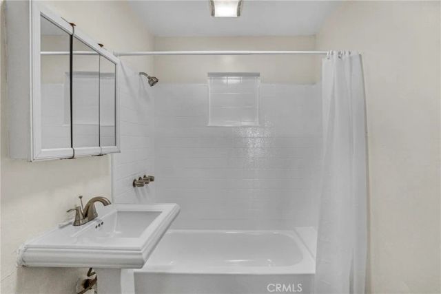 2947 West Boulevard, Los Angeles, CA 90016